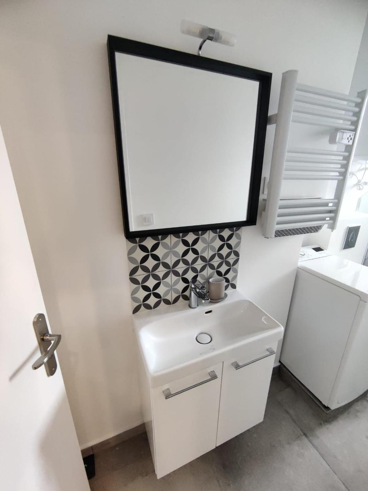 Loft Chic Avec Mezzanine Contemporaine Apartman Vénissieux Kültér fotó